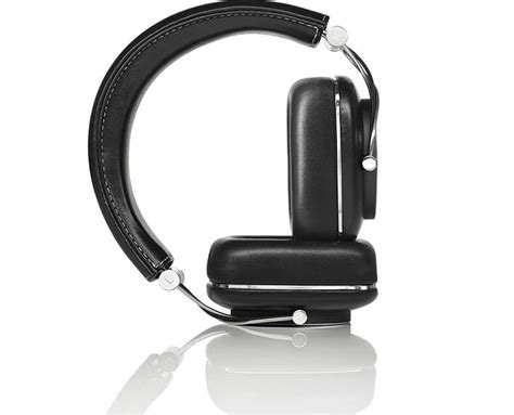 Bowers and Wilkins P7 Review: Are They Worth Buying?