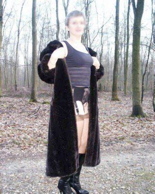 Mature In Fur Coat Posing Porn Pictures Xxx Photos Sex Images Pictoa