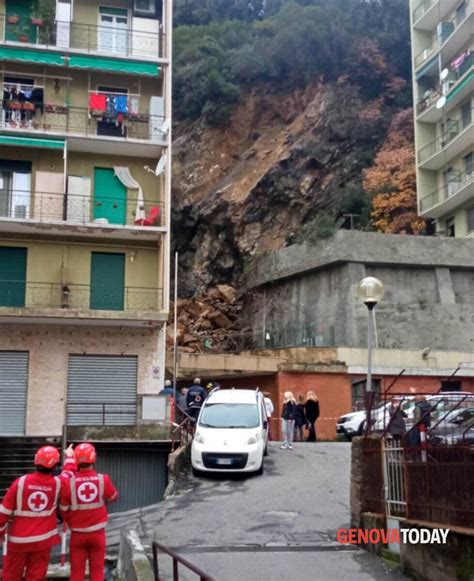 Frana In Via Posalunga Intervento Dei Vigili Del Fuoco Famiglie