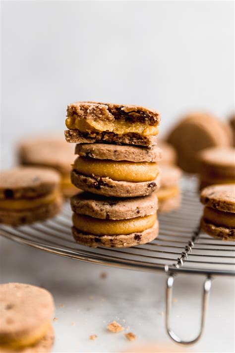 Alfajores con chocolate y manjar blanco de lúcuma Cravings Journal