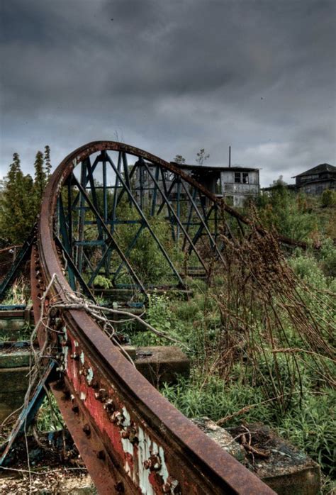 Pin By Gayle Smith On Abandonment Abandoned Theme Parks Abandoned