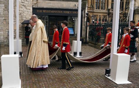 Photo Le Roi Charles III D Angleterre Le Prince George De Galles