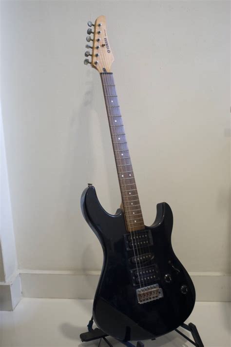 Yamaha ERG 121, Hobbies & Toys, Music & Media, Musical Instruments on ...