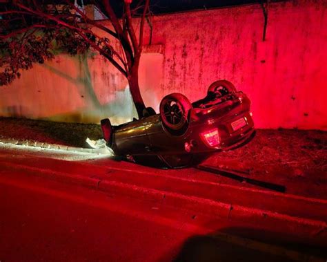 Motorista Capota Na Avenida Jk E Vai Embora Deixando O Ve Culo Para