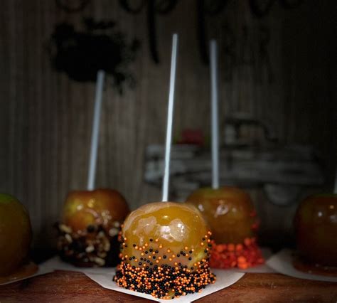 Simple Ideas For Fall Themed Caramel Apple Bars - Thrifty NW Mom