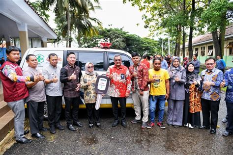 Serah Terima Mobil Ambulans Wilayah Banten Program Kemaslahatan Bpkh