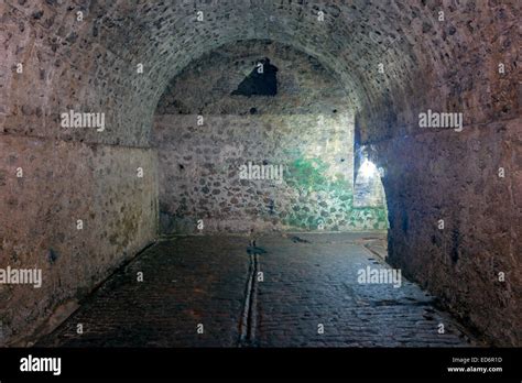 Slave Cell Cape Coast Castle Hi Res Stock Photography And Images Alamy