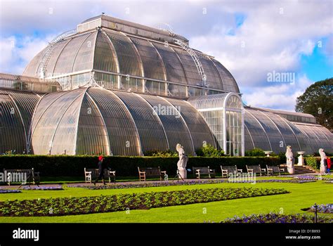 Palm House Kew Autumn Hi Res Stock Photography And Images Alamy