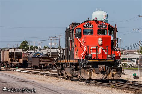 CN 7014 EMD GP9RM CN Memphis Subdivision CN 7014 Was B Flickr