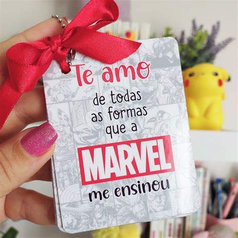 Mini Chaveiro Album 7 Formas De Dizer Te Amo Universo Marvel