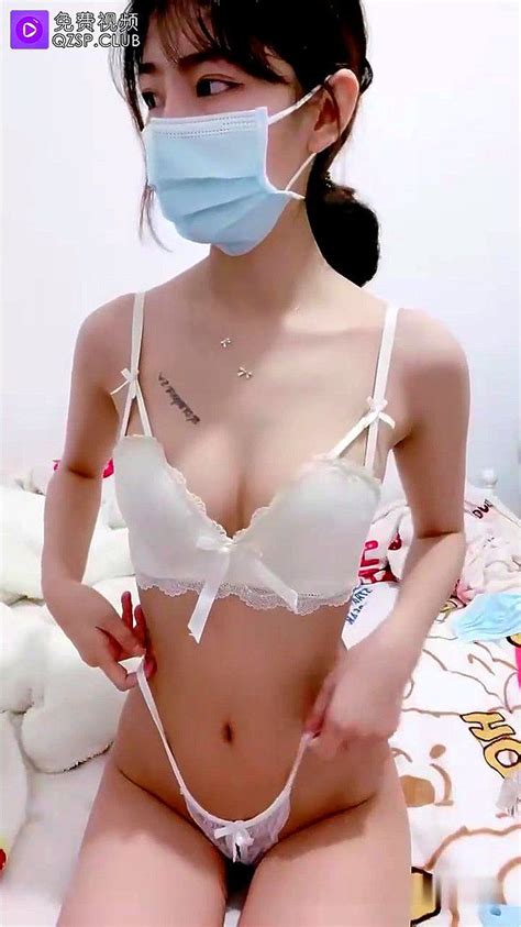 Watch 国产苗条身材口罩妹子和闺蜜一起女同秀直播 Swag 91Porn 主播 Porn SpankBang