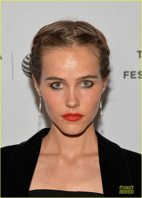 Isabel Lucas Jim Sturgess Bring Electric Slide To Tribeca Film Fest