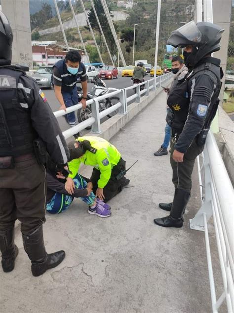 Policías Evitaron Que Se Quitara La Vida El Heraldo