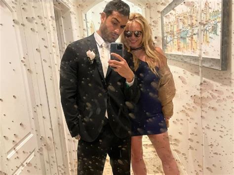 Britney Spears Fans Defend Her Nude Photos