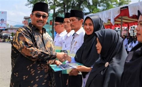 Suasana Haru Dan Bahagia Bupati Benny Utama Serahkan SK PPPK Pasaman