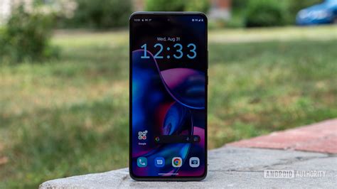 how to do a screenshot on a motorola phone