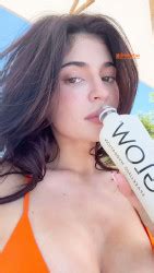 Insta Vid K S Kylie Jenner Orange Bikini Phun Org Forum