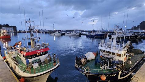 Itsasontziak Portuan Egun On Gaur Itsasoan Eguraldi Txarr Flickr