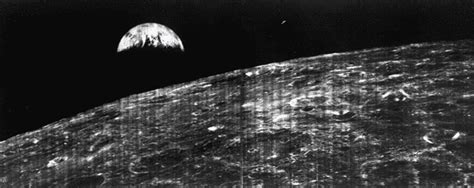 Apollo 8's Earthrise: The Original Uncropped Photo & Remastered NASA Version - Office Watch