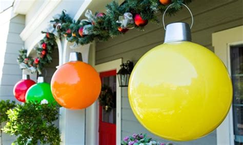 16 Best Garage Christmas Decoration Ideas - Backyard Boss