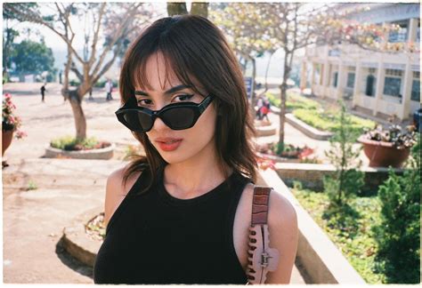 Hot girl lai dòng máu công khai mặt mộc nhan sắc ra sao