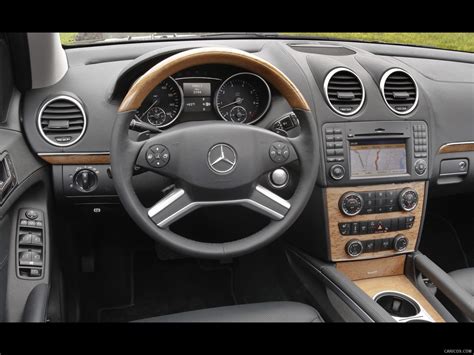 2010 Mercedes-Benz GL550 - Interior | Caricos