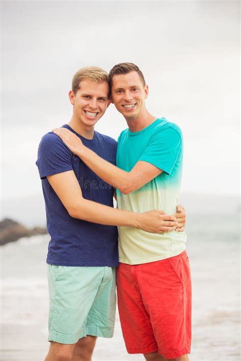 Coppie Gay Sulla Spiaggia Fotografia Stock Immagine Di Fidanzato