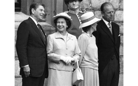 President Reagan And Queen Elizabeth II In England 1982 Stars And