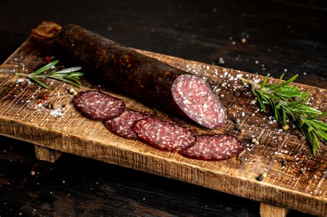 Bio 100 Rindersalami Mit Mediterranen Kräutern Vom Harzer Roten