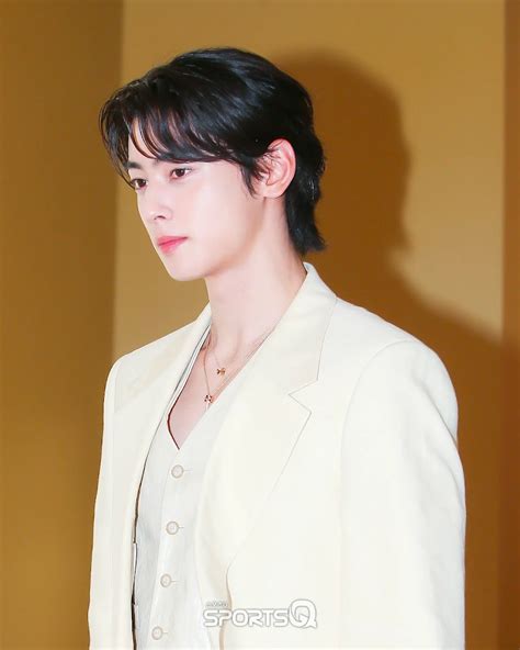 Astros Cha Eunwoo Gains Attention For Looking Unreal At Recent Chaumet