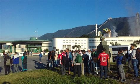 Greve dos Petroleiros na refinaria de Cubatão desde a madrugada