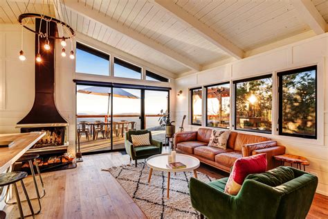 When Should You Replace Furniture in Your Vacation Rental? | Vacasa