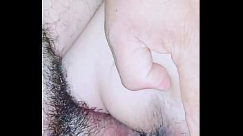 Tengo una jugosa vagina y que le gusta saborear y me entrego a él boca abajo XNXX