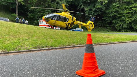 Schwerer Motorradunfall Auf Der B421 Zwischen Hontheim Und Kinderbeuern