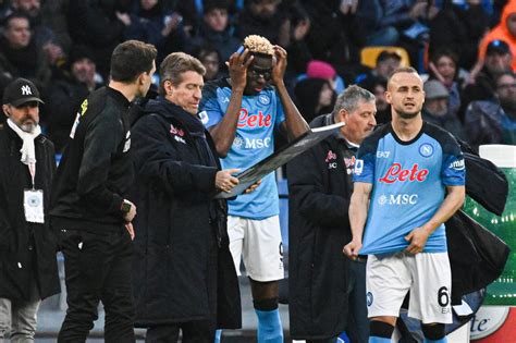 Napoli Verona Osimhen Torna In Campo E Sfonda La Traversa