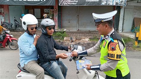 Sosialisasi Keselamatan Dalam Berlalu Lintas Sat Lantas Polres