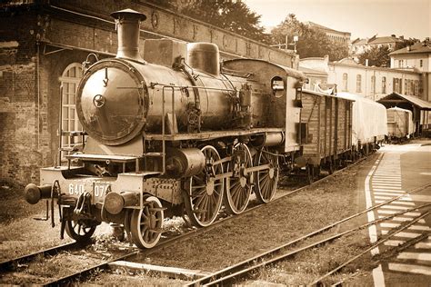 Old Steam Train In Officine Photograph by Ary6 | Fine Art America