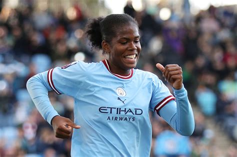 Man City's Khadija Shaw strengthens Golden Boot run with WSL hat-trick