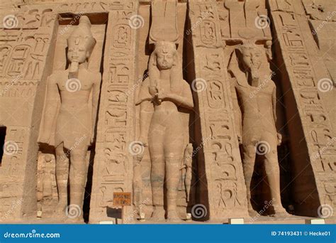 Os Templos De Abu Simbel Em Egito Imagem De Stock Imagem De Norte