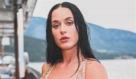 Katy Perry é investigada por filmar videoclipe em dunas protegidas sem