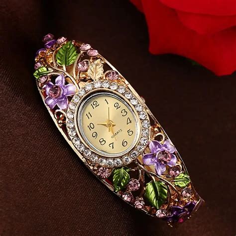 2019 Bracelet Elegant Women Watch Vintage Alloy Crystal Flower Bangle