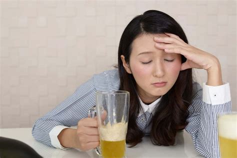 酒を飲むと顔が赤くなる人とならない人の違い 顔が赤くなり辛くなるための方法を解説 トピックス｜ニフティニュース