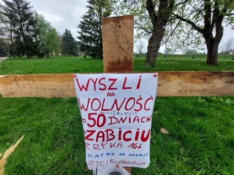 Przerażający napis na grobie 16 letniego Eryka ujawnia jak zginął