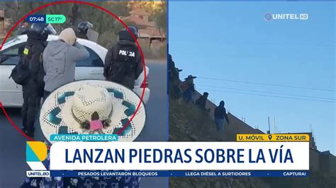 Tensión en Cochabamba vecinos lanzan piedras para intentar bloquear