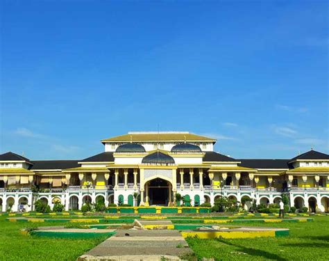 istana maimun mahakarya bersejarah  jantung kota medan