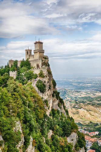 Castle In The Sky Republico Di San Marino