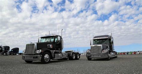 Freightliner Coronado - Fitzgerald Glider Kits