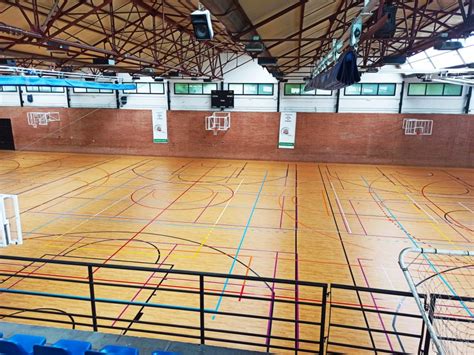 Nuevo suelo en el pabellón del polideportivo municipal de El Escorial