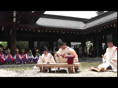 近江神宮 饗宴祭 庖丁式 2014 清和四條流 - YouTube