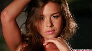 Sexy Teen Lily Posing Nude XVIDEOS